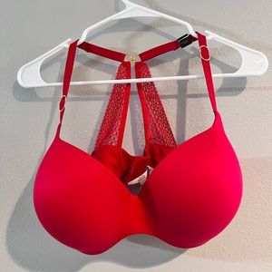 Victoria Secret Incredible Bra NWT